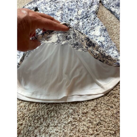 O'Neill Women's Mini Dress, Bell sleeves; women's Medium Blue floral/tropical - Picture 10 of 14